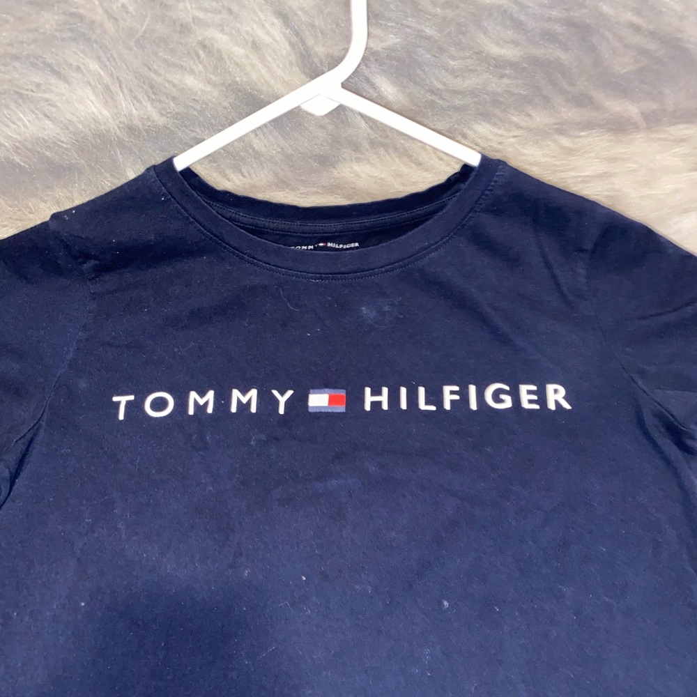 navy blue. t shirt